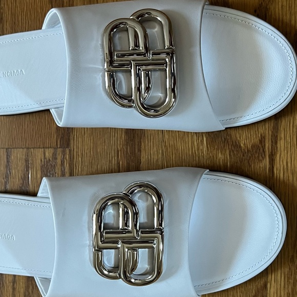 Balenciaga White Leather Oval BB Slides in 38 - Picture 2 of 10
